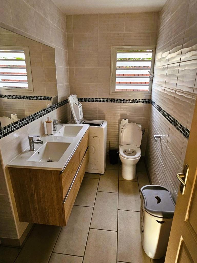 Charme Du Nord 2 Apartment Sainte Clotilde Bagian luar foto