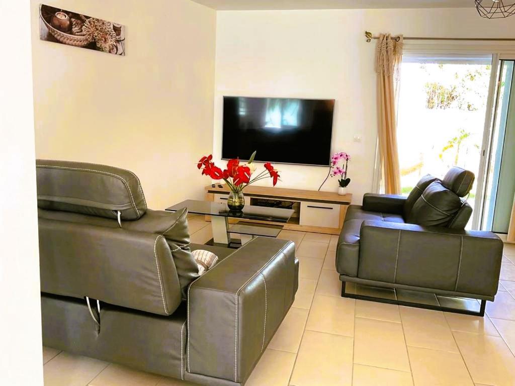 Charme Du Nord 2 Apartment Sainte Clotilde Bagian luar foto